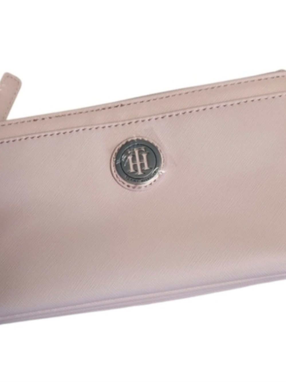 Tommy Hilfiger NWT Light Pink Saffiano Wallet with Logo Medallion MSRP$78